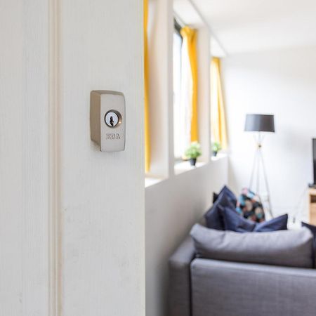 Flat 7- Spacious Studio Flat In The Heart Of Crawley Ngoại thất bức ảnh