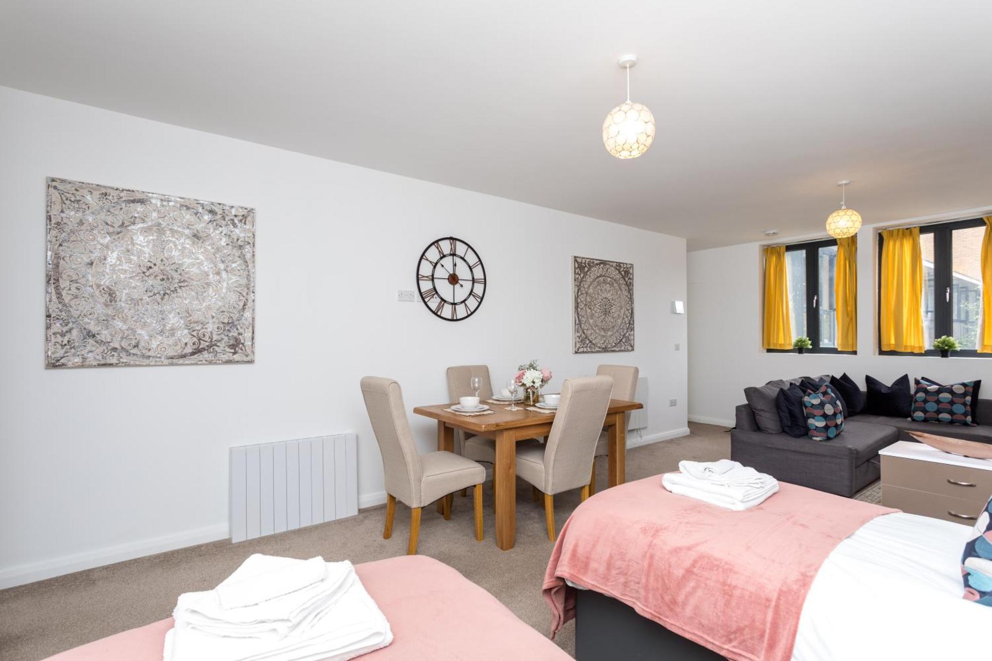 Flat 7- Spacious Studio Flat In The Heart Of Crawley Ngoại thất bức ảnh