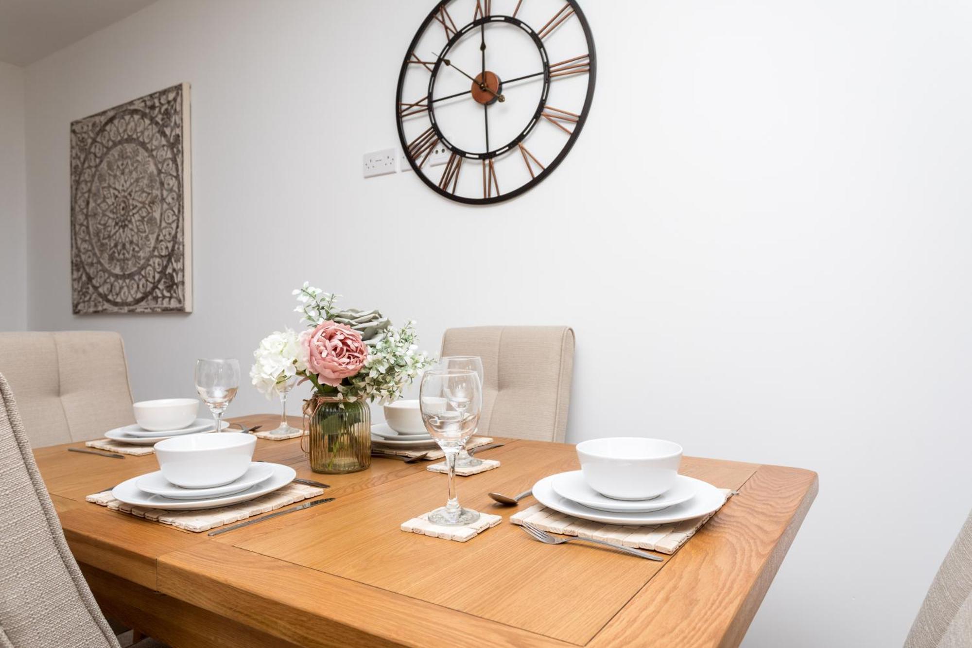 Flat 7- Spacious Studio Flat In The Heart Of Crawley Ngoại thất bức ảnh