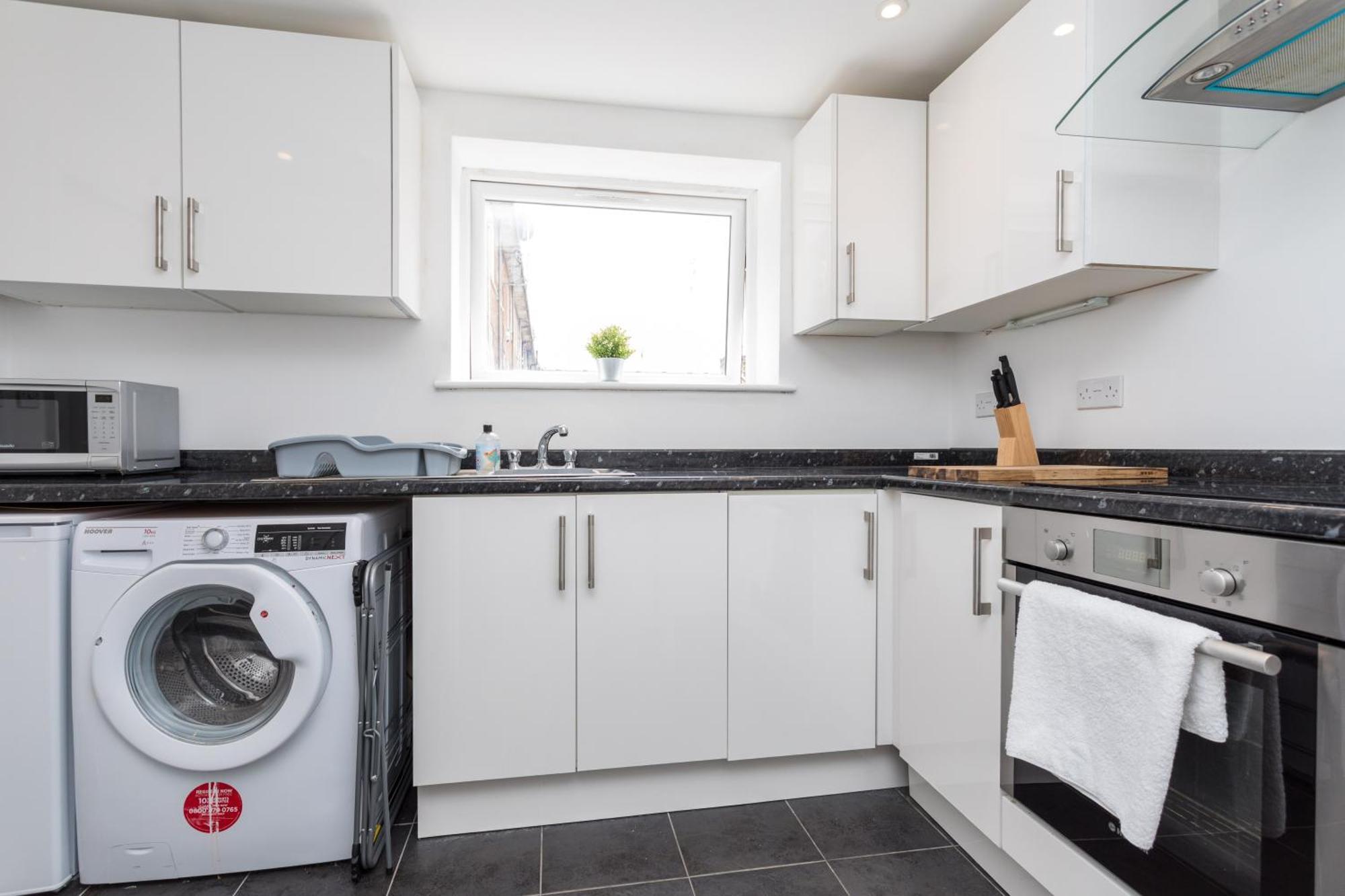 Flat 7- Spacious Studio Flat In The Heart Of Crawley Ngoại thất bức ảnh