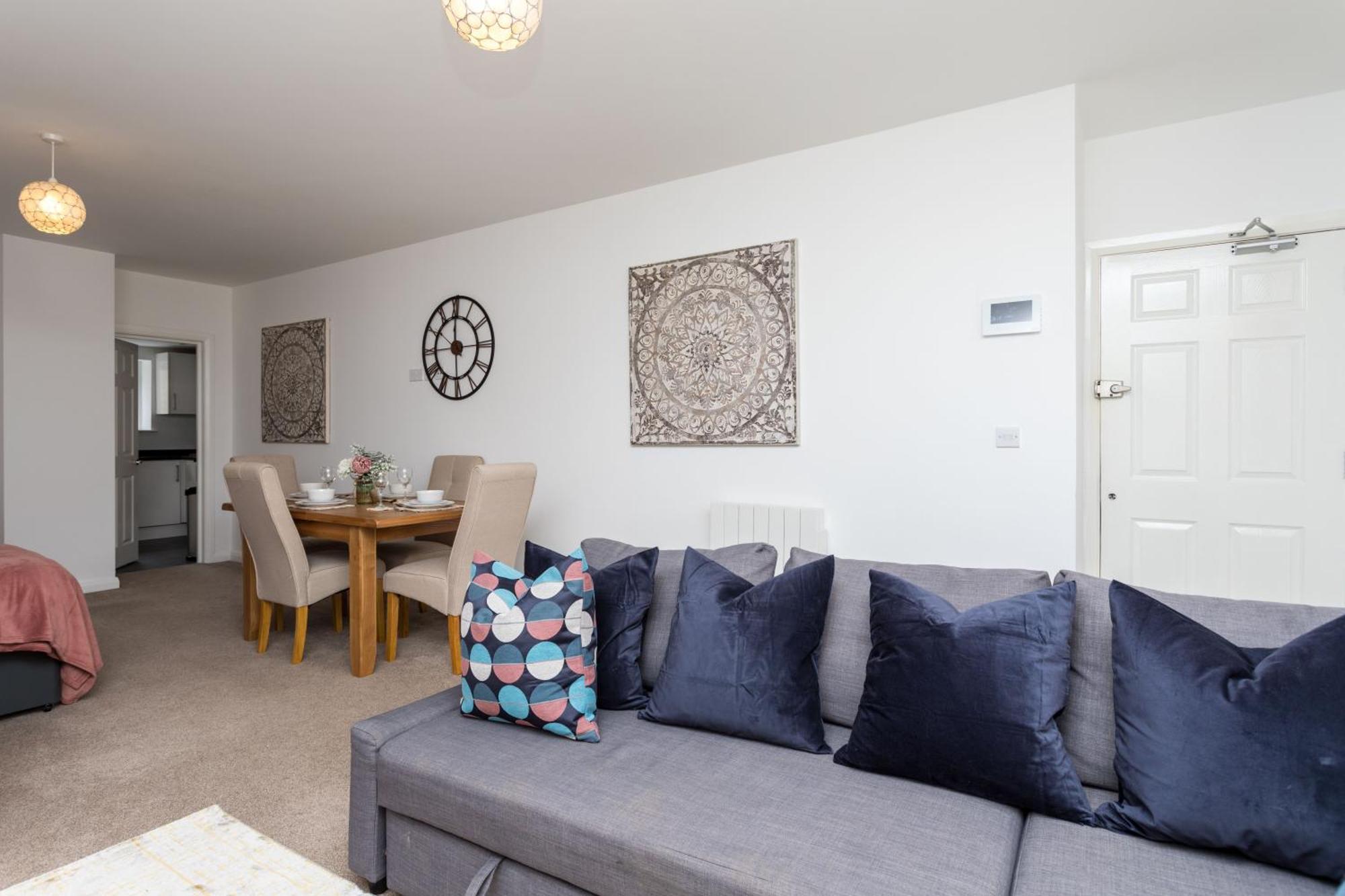 Flat 7- Spacious Studio Flat In The Heart Of Crawley Ngoại thất bức ảnh